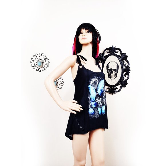 Butterfly Printed Shoulder Tie Top - Picture 2 of 4